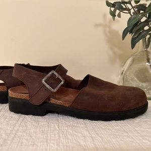Eddie Bauer Leather Clogs
